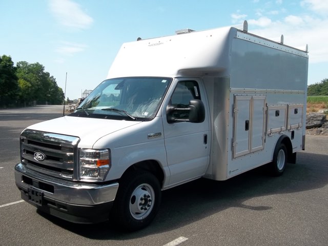 New 2026 Ford E-350 Cutaway - photo 3