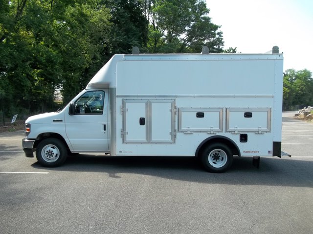 New 2026 Ford E-350 Cutaway - photo 4