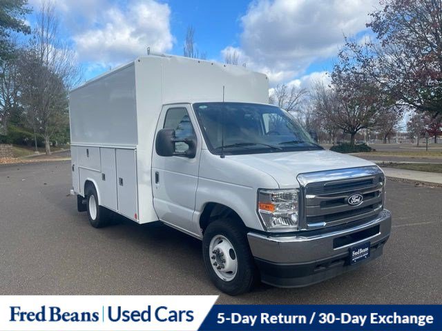 New 2026 Ford E-350 Cutaway - photo 19