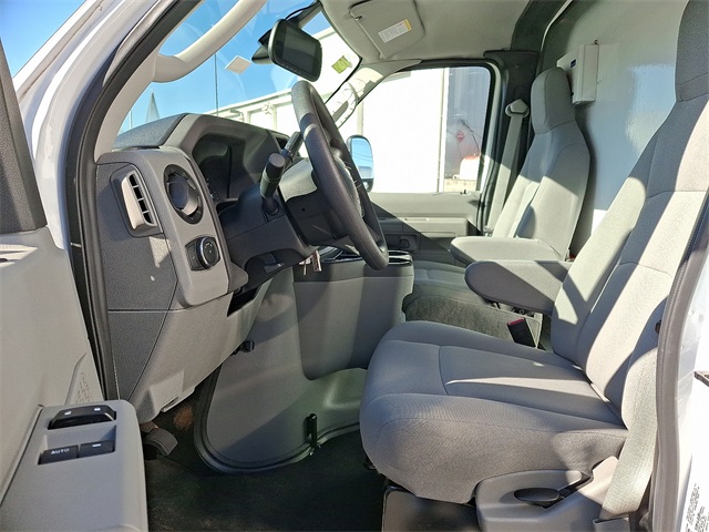 Used 2024 Ford E-450 Cutaway - photo 5