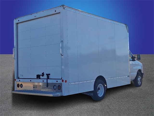 Used 2024 Ford E-450 Cutaway - photo 27