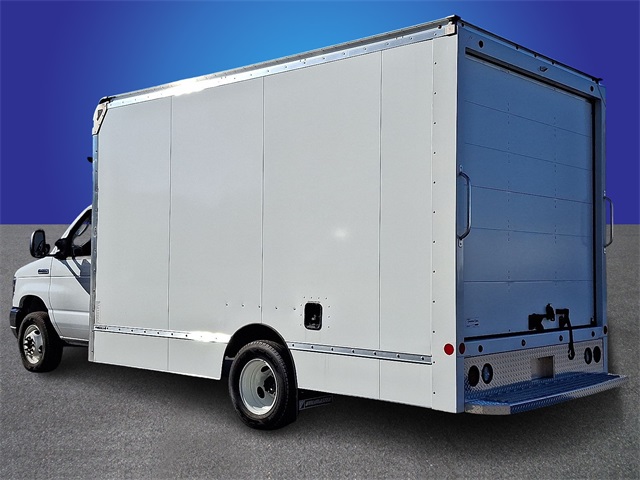 Used 2024 Ford E-450 Cutaway - photo 29