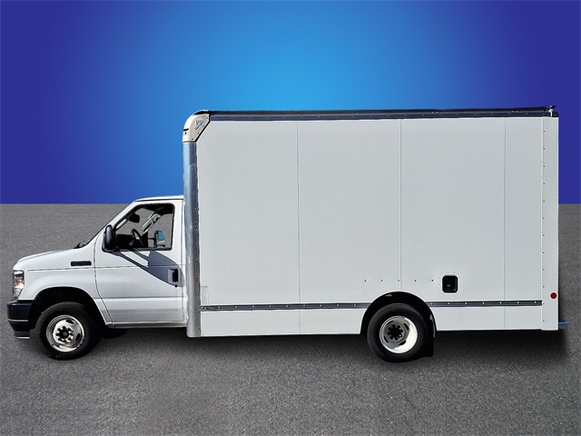 Used 2024 Ford E-450 Cutaway - photo 30