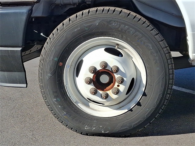 Used 2024 Ford E-450 - photo 1