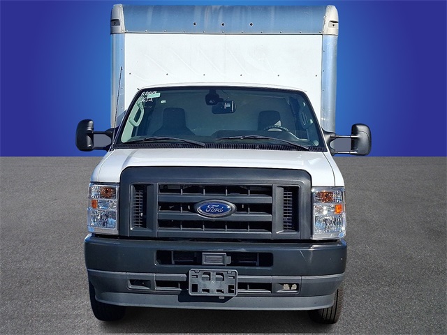 Used 2024 Ford E-450 Cutaway - photo 25