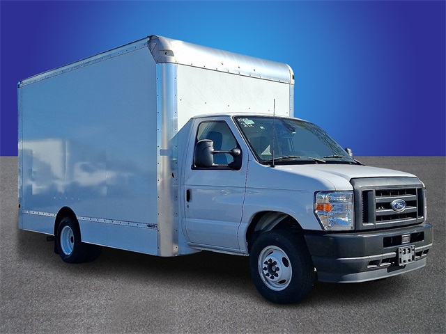 Used 2024 Ford E-450 Cutaway - photo 26