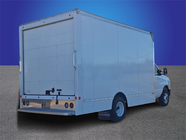 Used 2024 Ford E-450 Cutaway - photo 27
