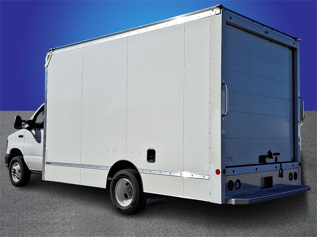 Used 2024 Ford E-450 Cutaway - photo 29