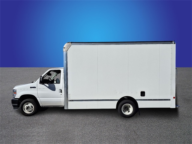 Used 2024 Ford E-450 Cutaway - photo 30
