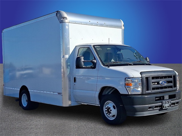 Used 2024 Ford E-450 Cutaway - photo 26