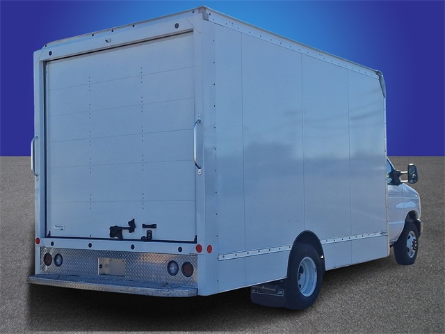 Used 2024 Ford E-450 Cutaway - photo 27