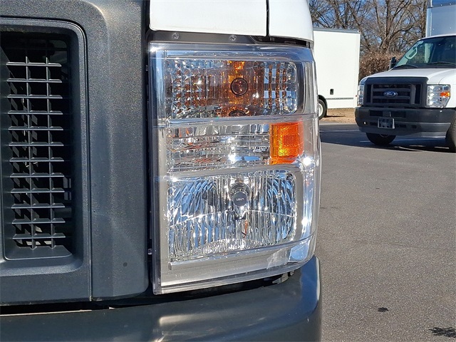 Used 2024 Ford E-450 - photo 2