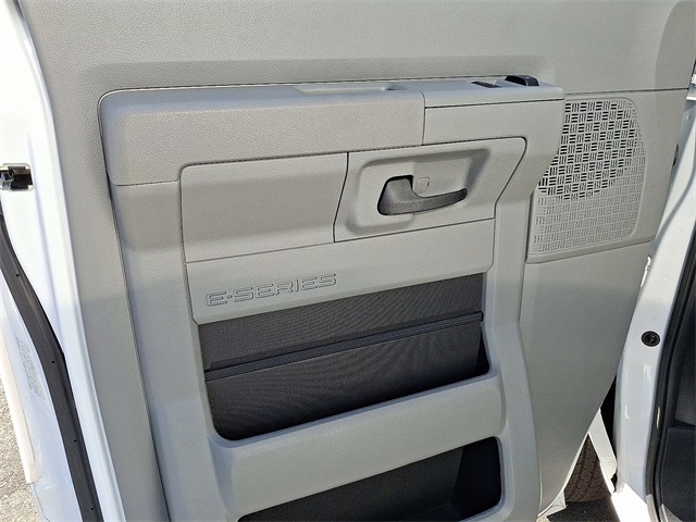 Used 2024 Ford E-450 Cutaway - photo 3