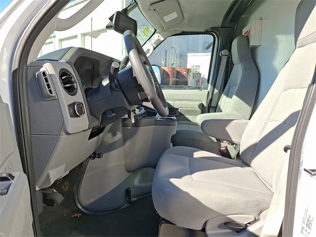Used 2024 Ford E-450 Cutaway - photo 4