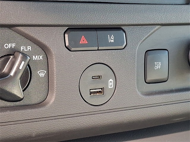 Used 2024 Ford E-450 Cutaway - photo 14