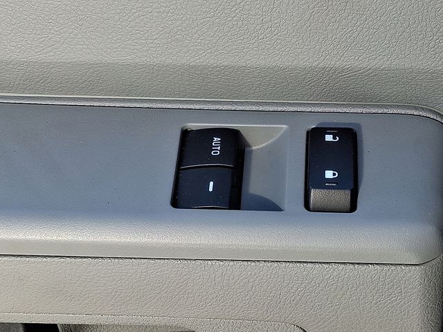 Used 2024 Ford E-450 Cutaway - photo 15
