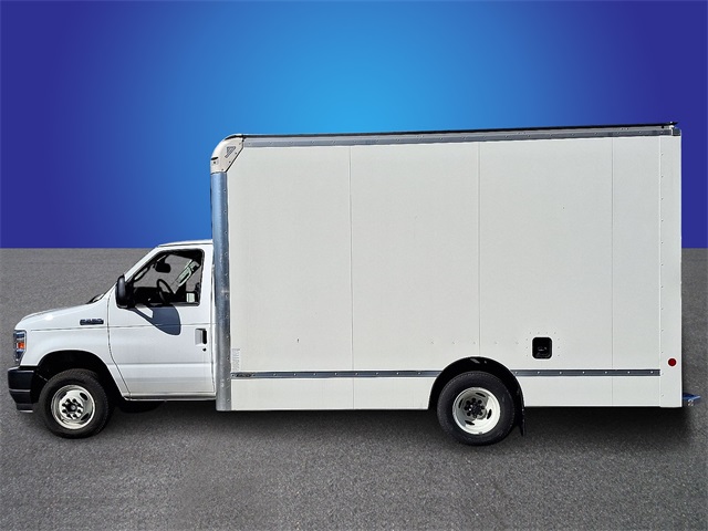 Used 2024 Ford E-450 Cutaway - photo 30
