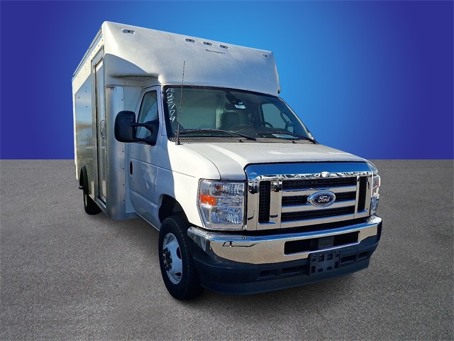 New 2024 Ford E-450 - photo 2