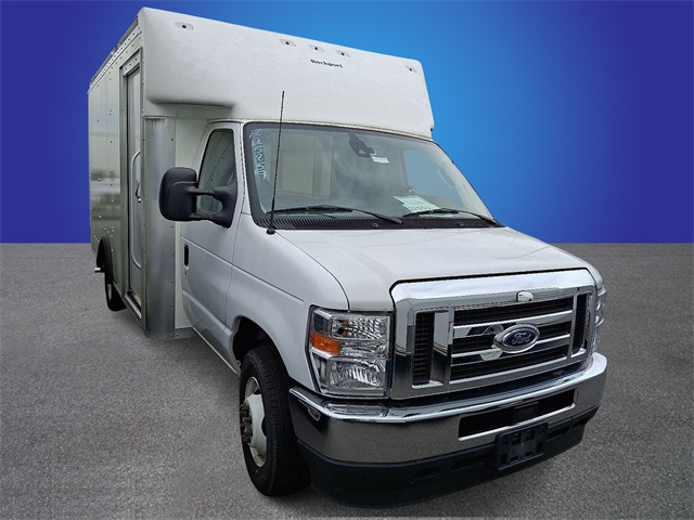 New 2024 Ford E-350 - photo 2