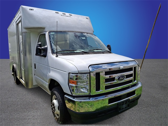 New 2024 Ford E-450 - photo 2
