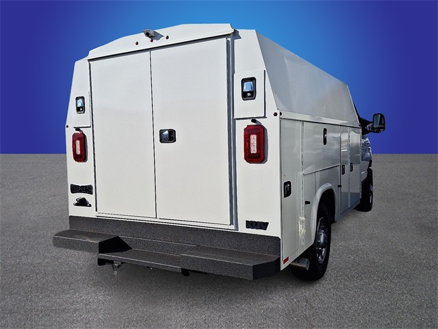 New 2026 Ford E-350 Cutaway - photo 3