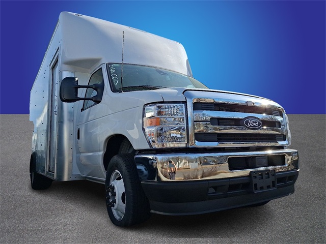 New 1996 Ford E-450 Cutaway - photo 3