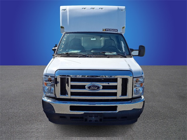 New 2021 Ford E-350 - photo 2