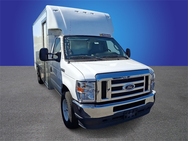 New 2021 Ford E-350 - photo 2
