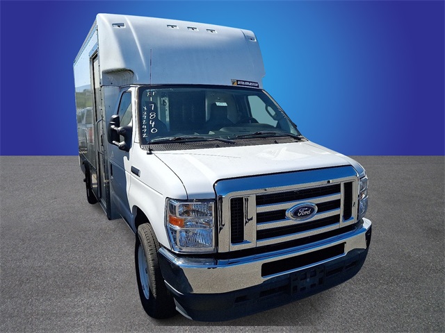 New 2021 Ford E-350 - photo 2