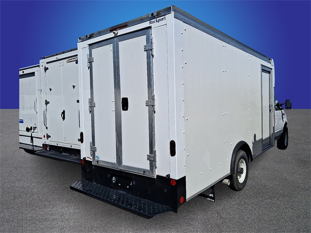 New 2022 Ford E-350 Cutaway - photo 3