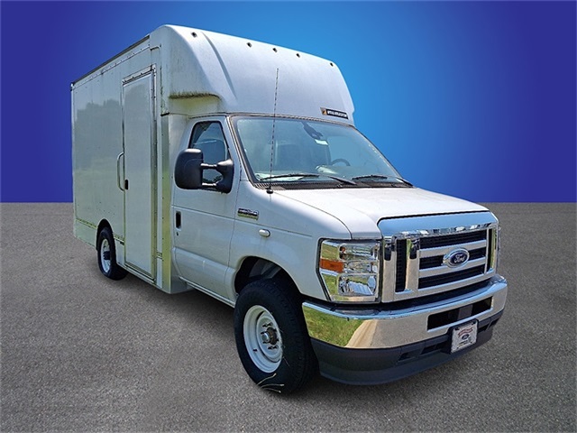 New 2022 Ford E-350 Cutaway - photo 3