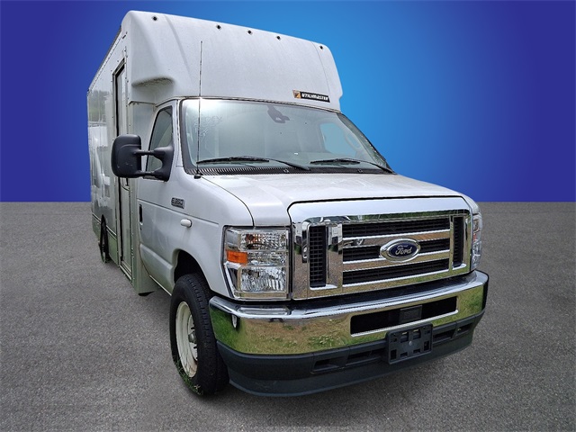 New 2022 Ford E-350 Cutaway - photo 3