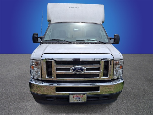 New 2022 Ford E-350 - photo 2
