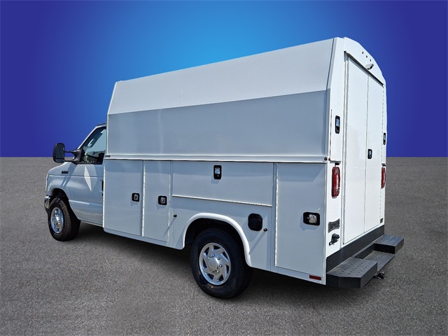 New 2026 Ford E-350 Cutaway - photo 3