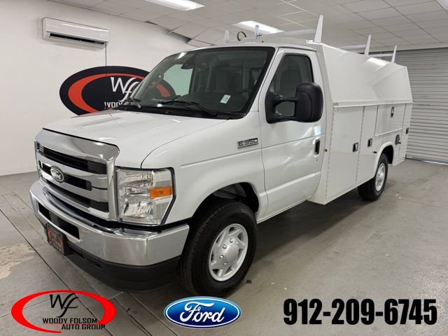 New 2026 Ford E-350 Cutaway - photo 3