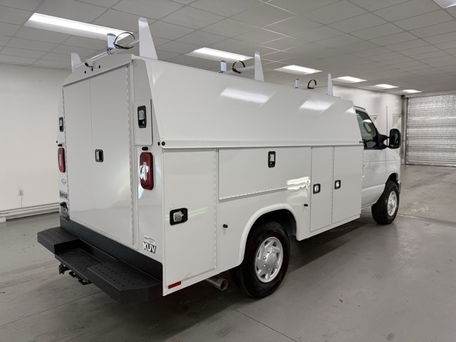 New 2026 Ford E-350 Cutaway - photo 7
