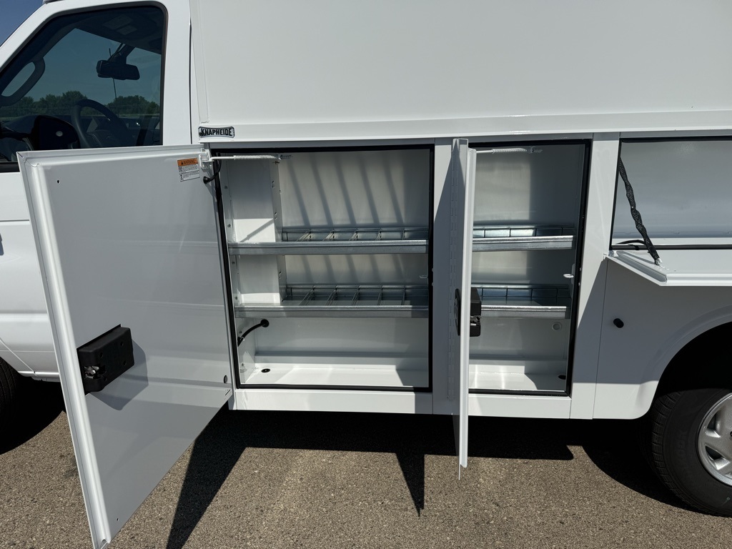New 2026 Ford E-350 Cutaway - photo 25