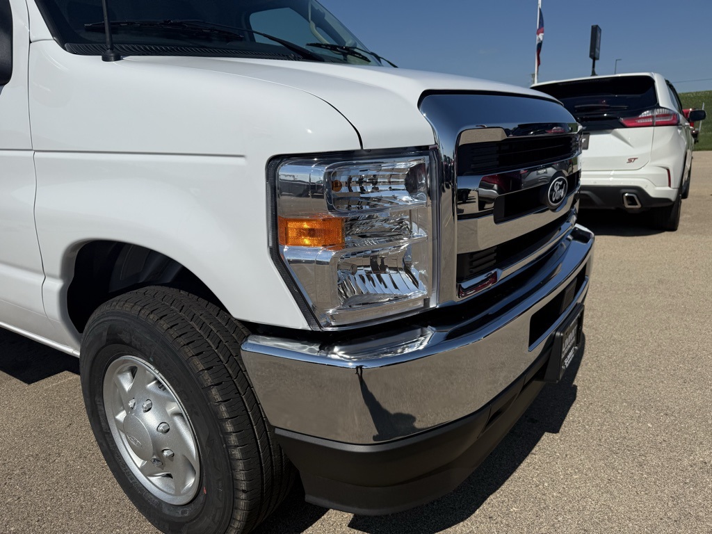 New 2026 Ford E-350 Cutaway - photo 33