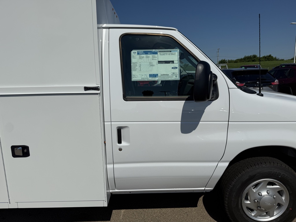 New 2026 Ford E-350 Cutaway - photo 34