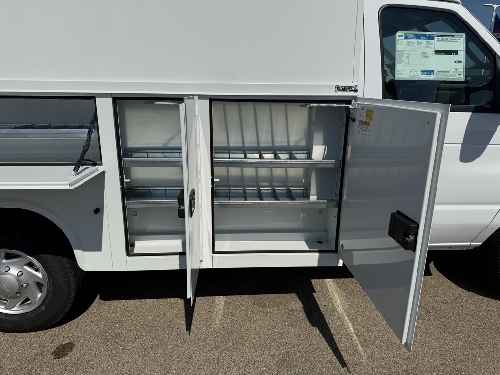 New 2026 Ford E-350 Cutaway - photo 37