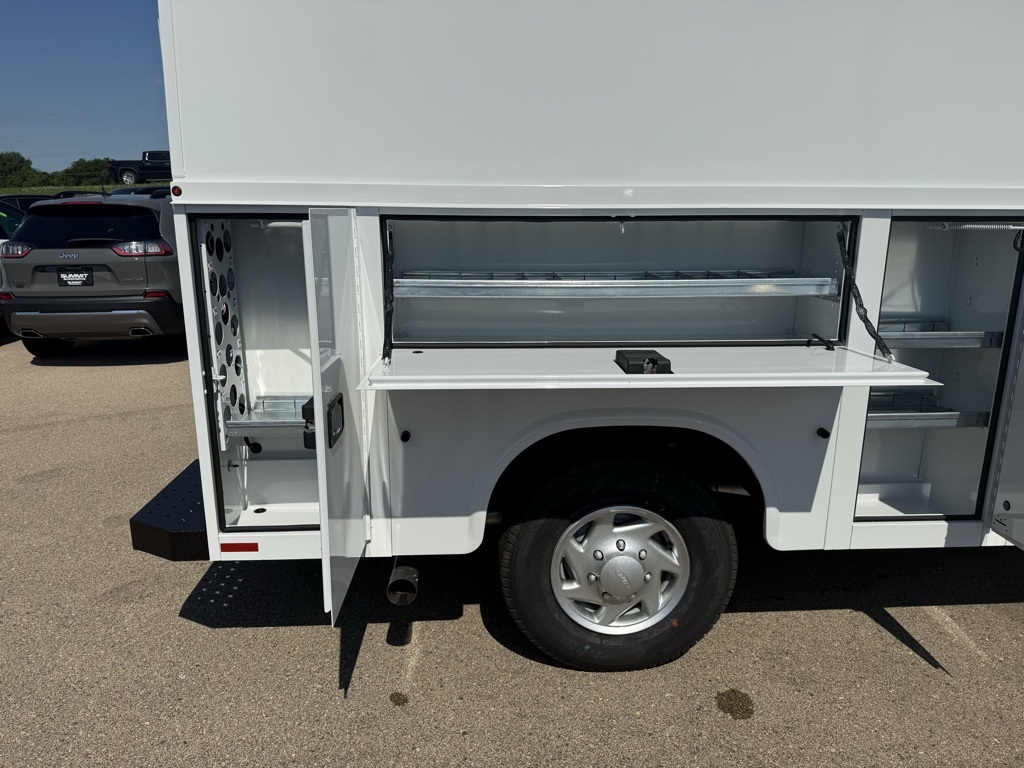 New 2026 Ford E-350 Cutaway - photo 38