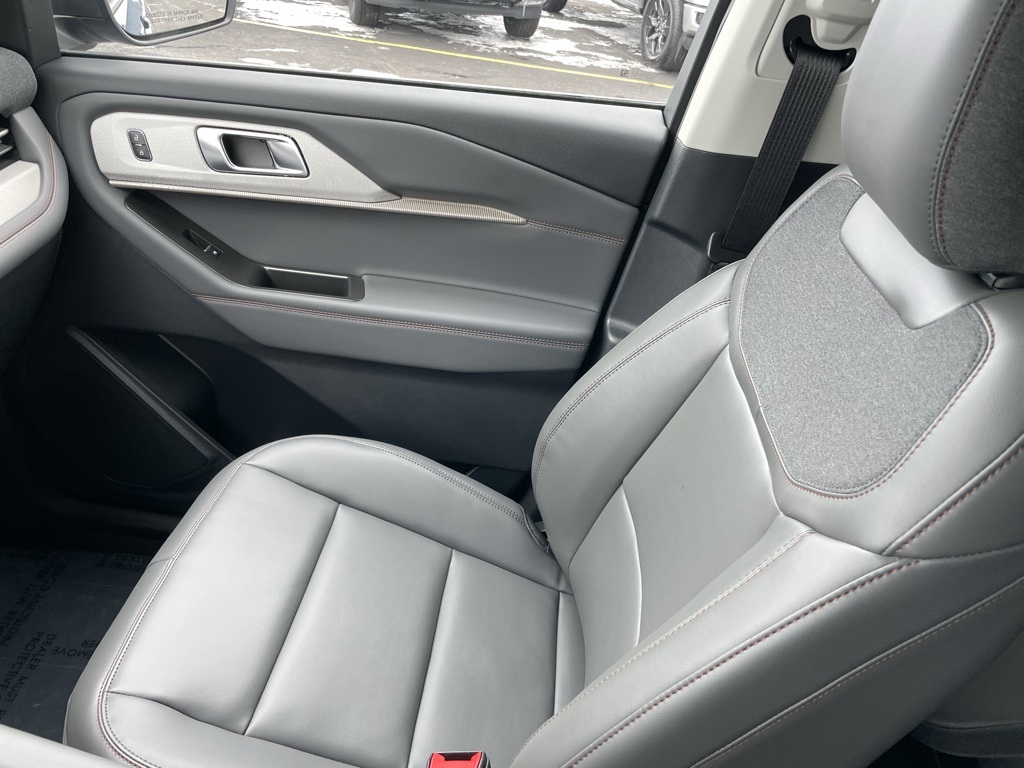 New 2026 Ford Explorer ACTIV - photo 10