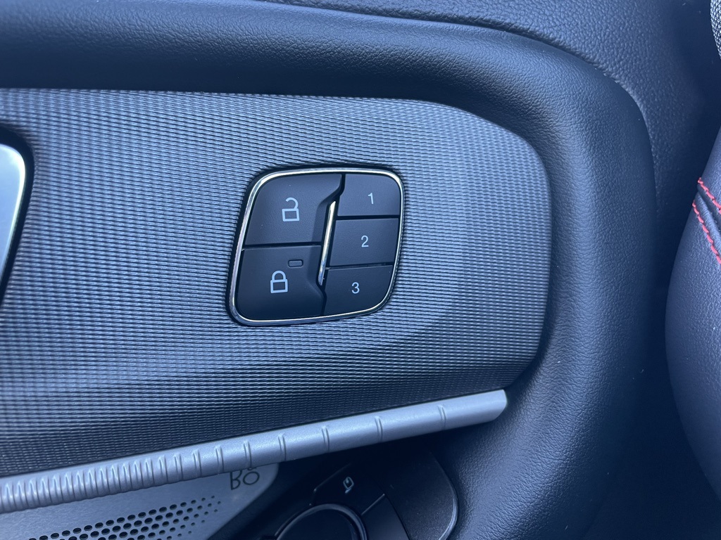 Used 2025 Ford Explorer ST - photo 29