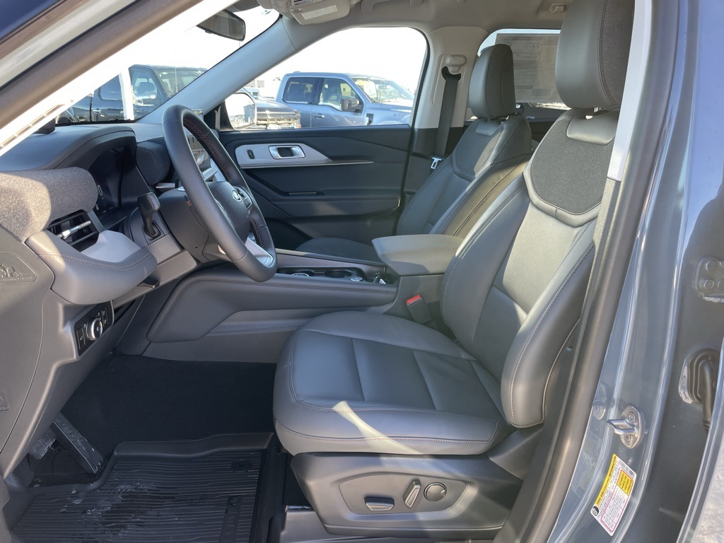 New 2026 Ford Explorer ACTIV - photo 6