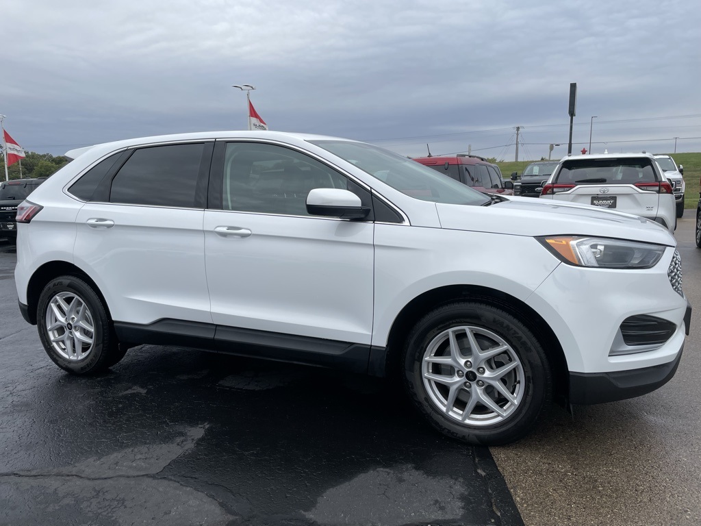 Used 2023 Ford Edge - photo 2