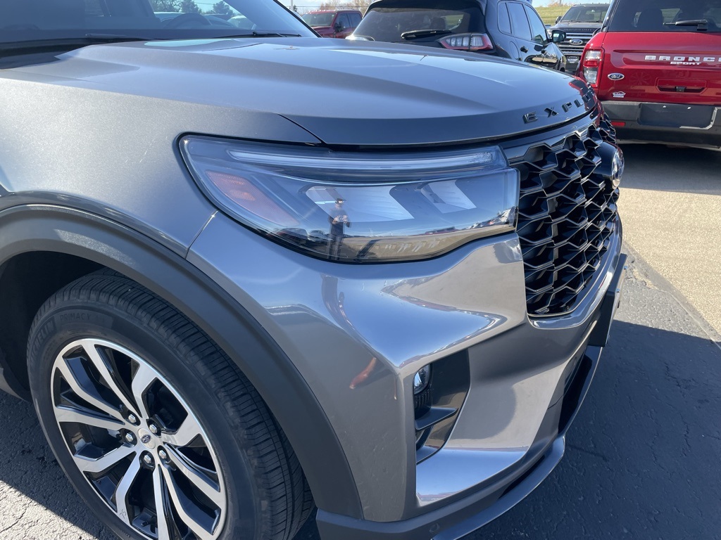 Used 2025 Ford Explorer ST-Line - photo 17