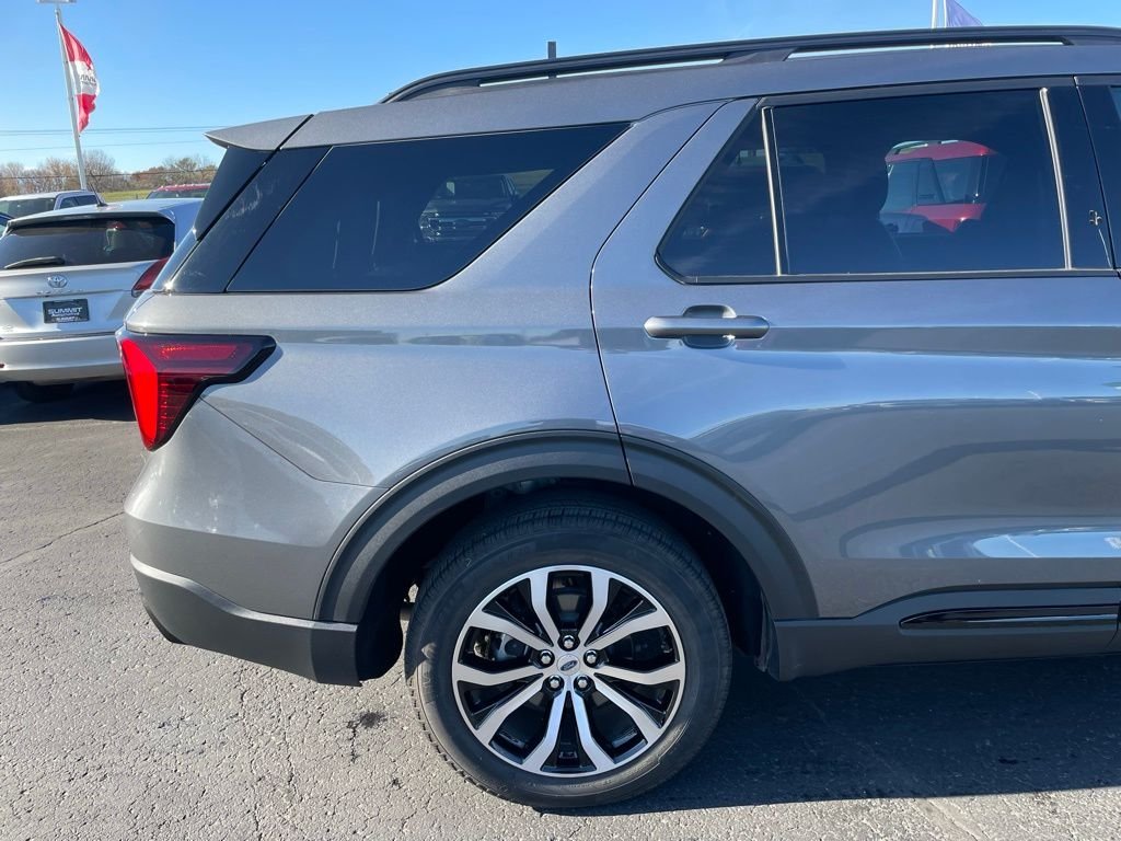 Used 2025 Ford Explorer ST-Line - photo 19