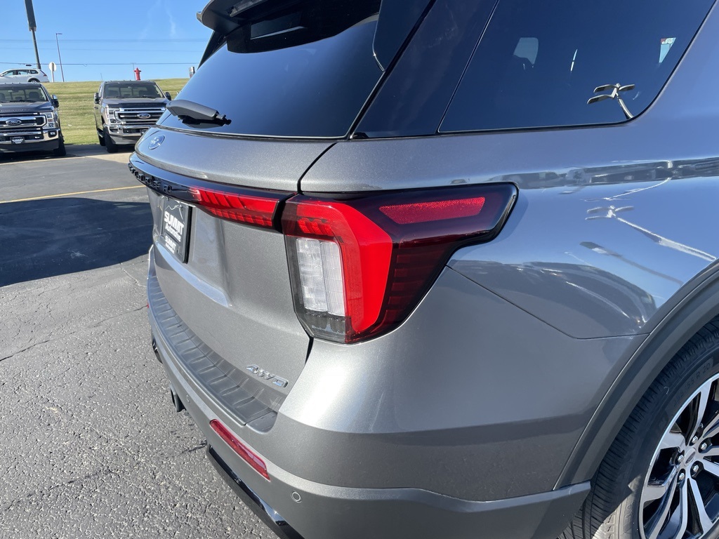 Used 2025 Ford Explorer ST-Line - photo 20