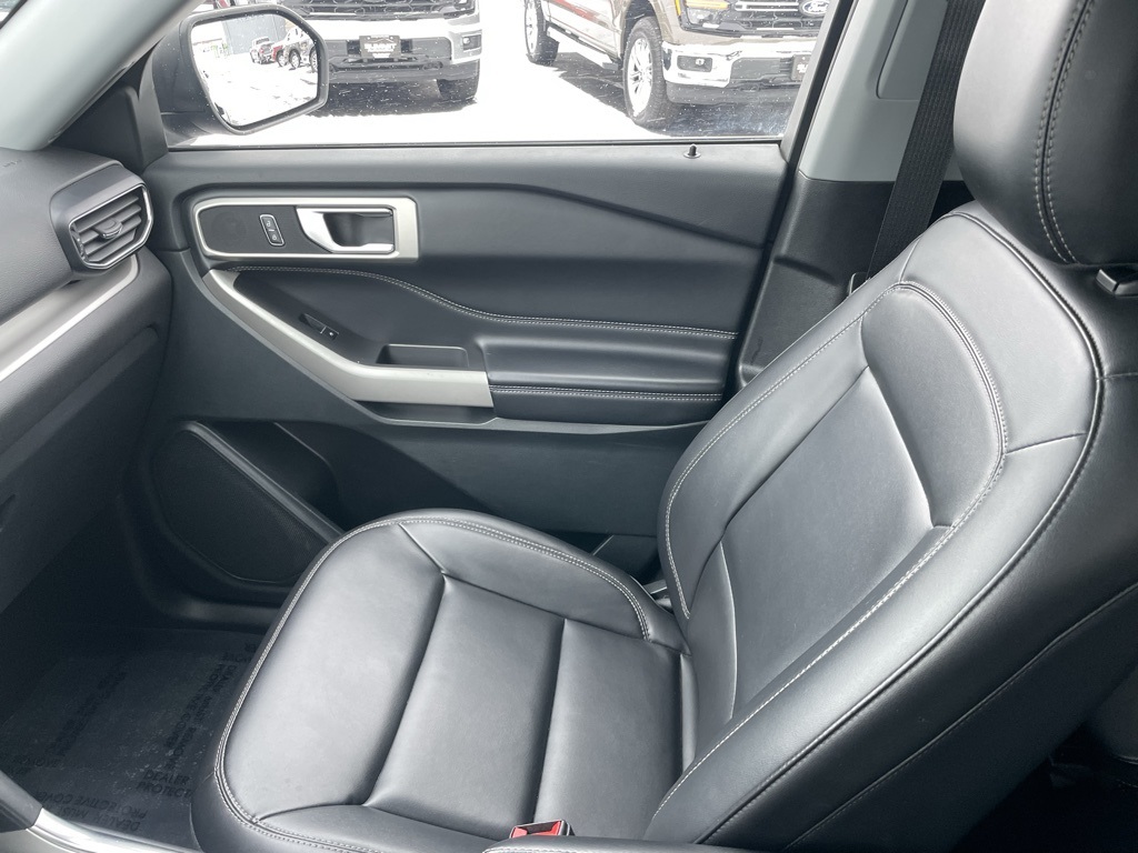 Used 2023 Ford Explorer XLT - photo 20