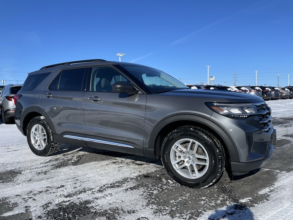 Used 2025 Ford Explorer - photo 1